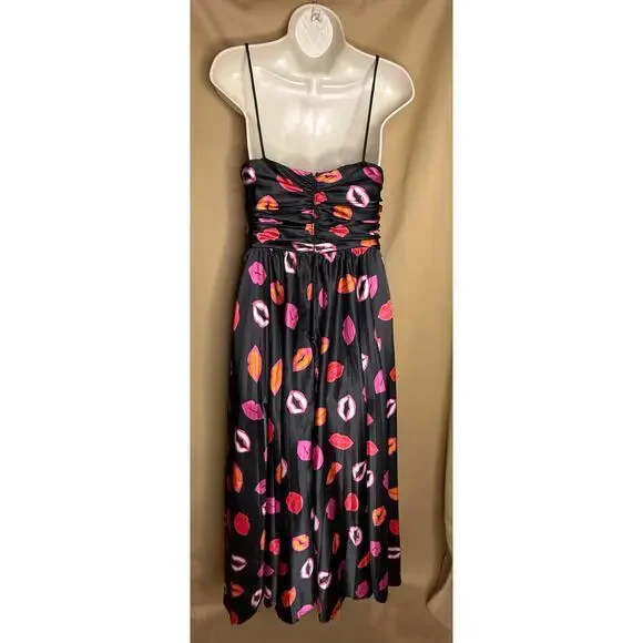 Amur Lip Print 💋 Afra Pleated Midi Dress 4